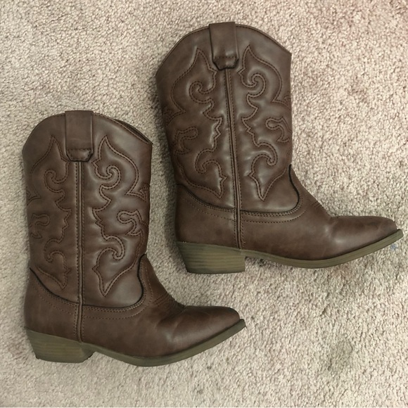 Tucker + Tate | Cowboy Boots - Picture 2 of 5
